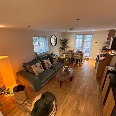 The Annex - Unparalleled Beach Front Luxury Accommodation - Private South West Facing Patio Area - Pet Friendly - Sky - Netflix - Super Fast Wi-Fi - Stones Throw To The Beach Bournemouth Exterior foto