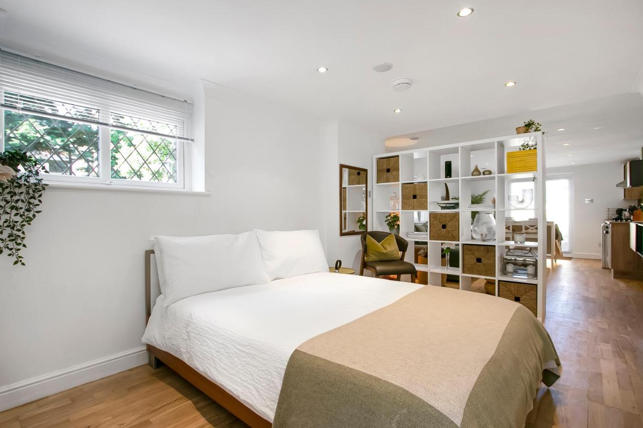 The Annex - Unparalleled Beach Front Luxury Accommodation - Private South West Facing Patio Area - Pet Friendly - Sky - Netflix - Super Fast Wi-Fi - Stones Throw To The Beach Bournemouth Exterior foto
